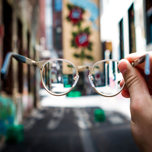 Progressive lenses versus bifocals: you decide!